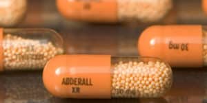 Adderall Hace Mal? Para Que Sirve, Indicaciones y Efectos Secundarios