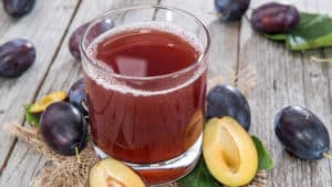 El agua de la Ciruela de Adelgazar? Beneficios y Consejos