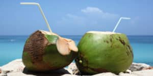 Toma Mucha agua, el Agua de Coco Es Malo?