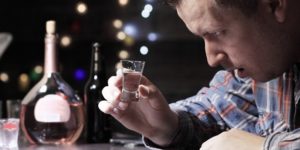 Por lo Que el consumo de Alcohol se Va a destruir a las Ganancias de Masa Muscular