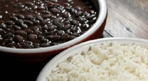 Arroz o Frijoles – El Que Engorda Más?