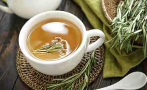 Cómo Hacer Té de Romero – Ingresos, Beneficios y Consejos