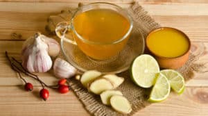 Cómo hacer té de limón con ajo - Receta, beneficios y consejos