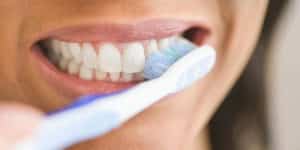 Como Cepillarse los Dientes Puede Ayudar a Prevenir un Ataque al Corazón