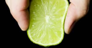 El limón en Ayunas Es Malo Para el Estómago?