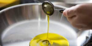 Freír con Aceite de oliva Hace Mal? Es Más Saludable?