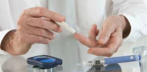 10 Síntomas de la glucosa en sangre alta - valores y qué hacer