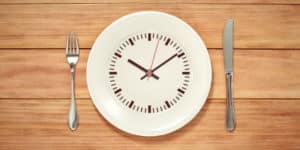 12 Beneficios del Ayuno Intermitente y Cómo Hacer