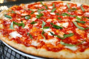 Calorías de la pizza - Tipos, partes y consejos