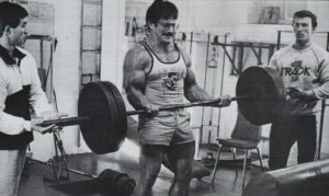 Todo Sobre el Entrenamiento Heavy Duty de levantamiento de Pesas