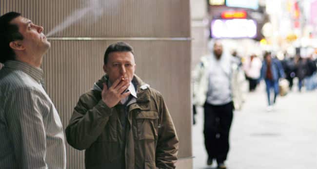Fumadores Contaminan el Aire de los Ambientes Cerrados Mismo Saliendo a Fumar, Dice Estudio 1 Fumadores Contaminan el Aire de los Ambientes Cerrados Mismo Saliendo a Fumar, Dice Estudio 1