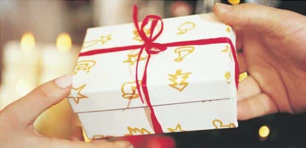 12 Consejos Para No Engordar en Navidad (o Engordar Poco!) 9 regalo-navidad