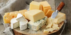 El queso de Plato o de queso Mozzarella – ¿Qué es Lo Mejor para la Dieta?