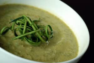 8 Recetas de Sopa de Calabacín Light (Pocas Calorías)
