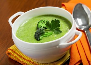 8 Recetas de Sopa de Brócoli Light (Pocas Calorías)