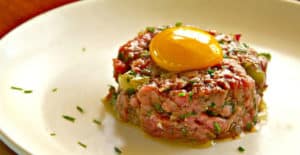 Comer Carne Cruda Hace Mal? Riesgos y Cuidados