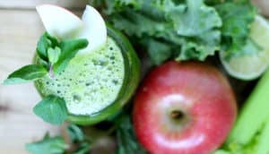 8 Recetas de Jugo de Col Con Manzana Para Adelgazar