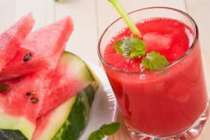 8 Recetas de jugo de col con sandía para adelgazar