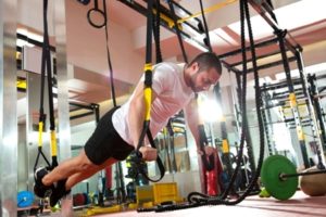 19 Mejores Ejercicios con TRX (Entrenamiento en suspensión)