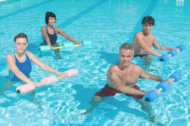 13 Beneficios de la gimnasia en el agua Para la Buena Forma y Salud