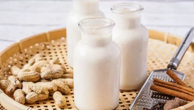 12 beneficios de la leche de maní: cómo prepararla, calorías y recetas