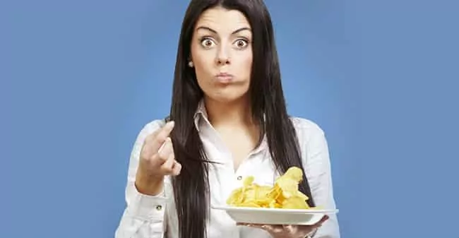10 Hábitos Que Te Hacen Comer en exceso y Como cambiarlos