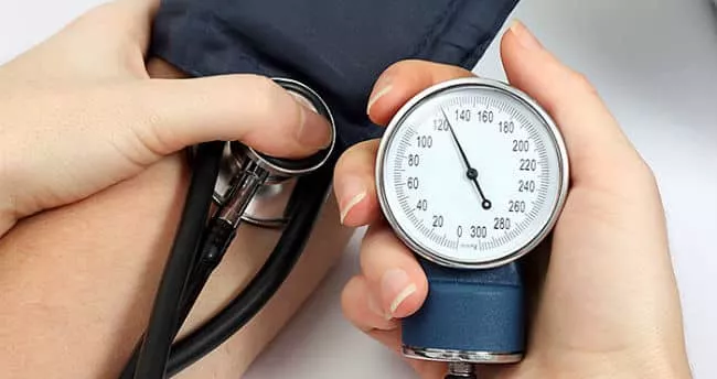 La hipertensión arterial – Síntomas, Causas, Tratamiento, Dieta, Ejercicios y Consejos