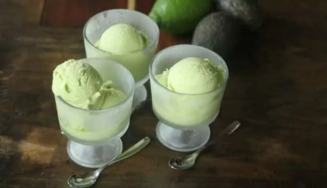 10 Recetas de helado de aguacate fit